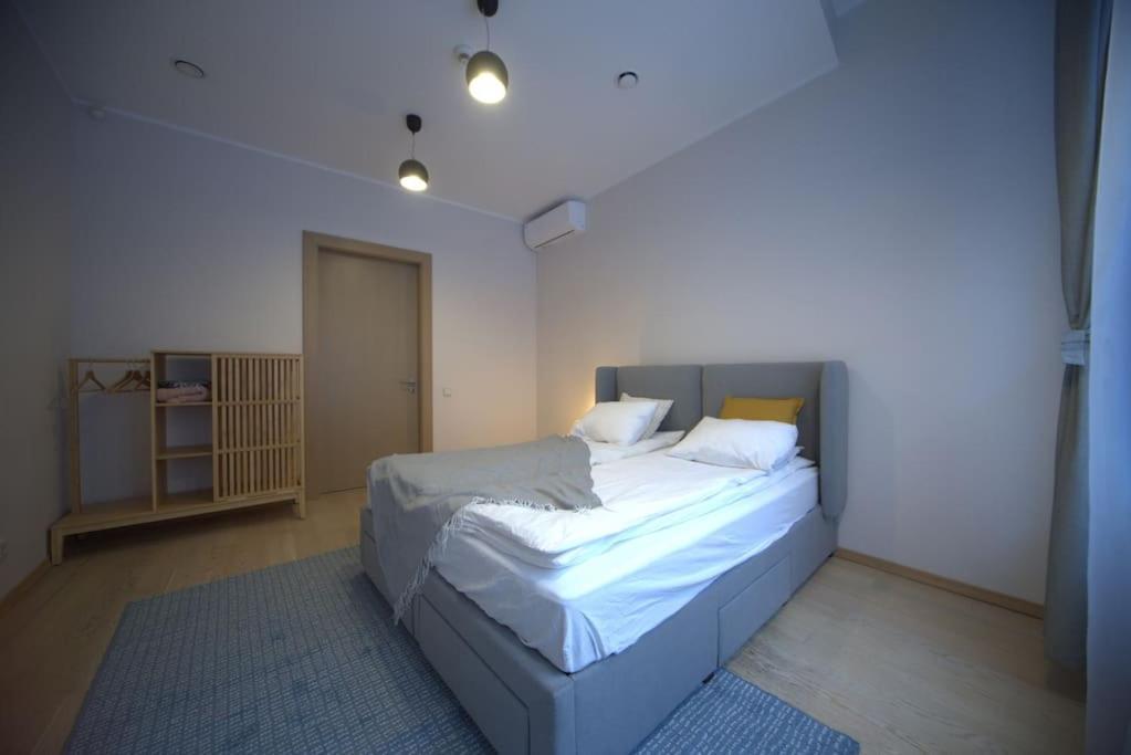 3 Bedroom Apartment In The Old/T Rīga Exterior foto